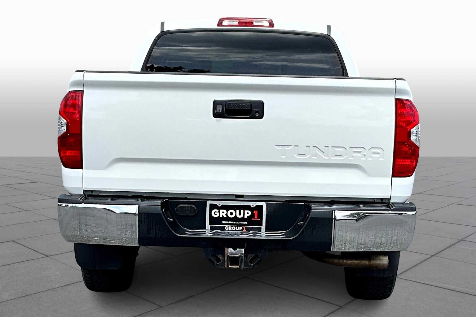 2018 Toyota Tundra SR5 CrewMax photo 4