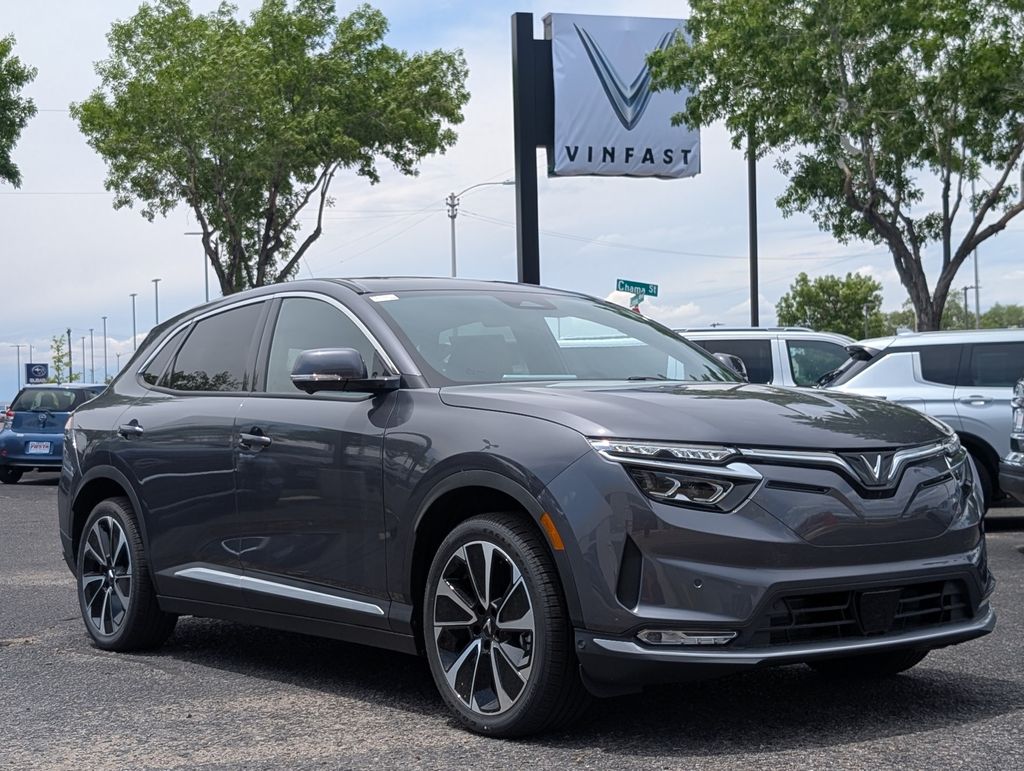 2025 VinFast VF 8 Plus's photo