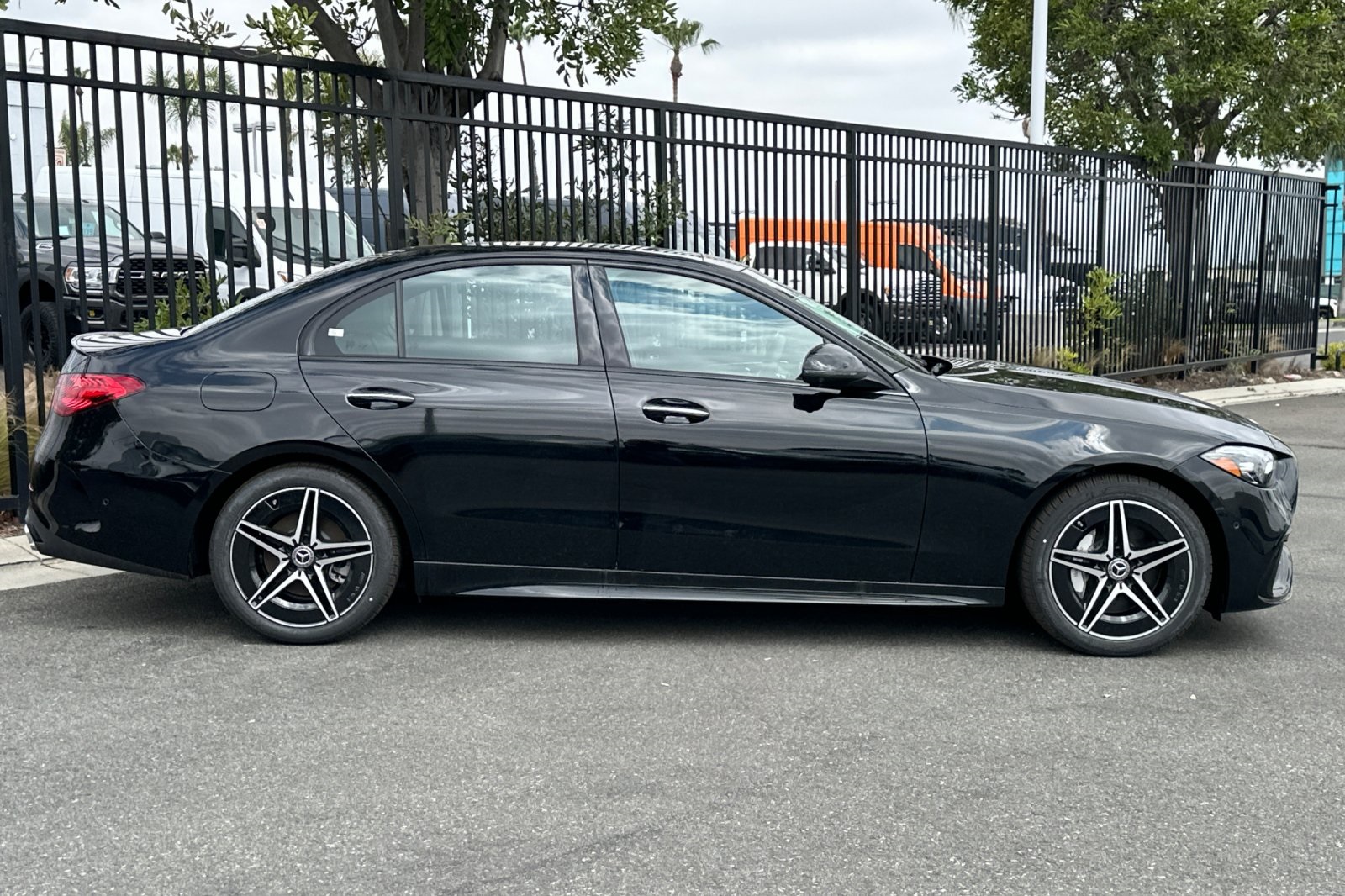 2025 Mercedes Benz C 300 photo 4