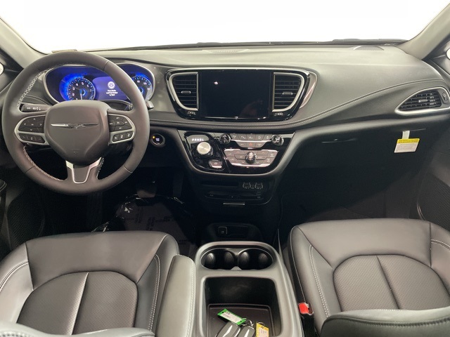 2025 Chrysler Pacifica photo 36