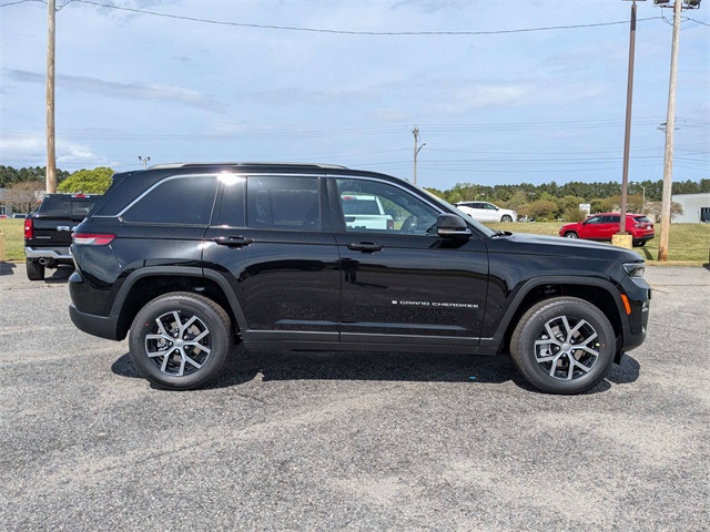 2025 Jeep Grand Cherokee Limited photo 3