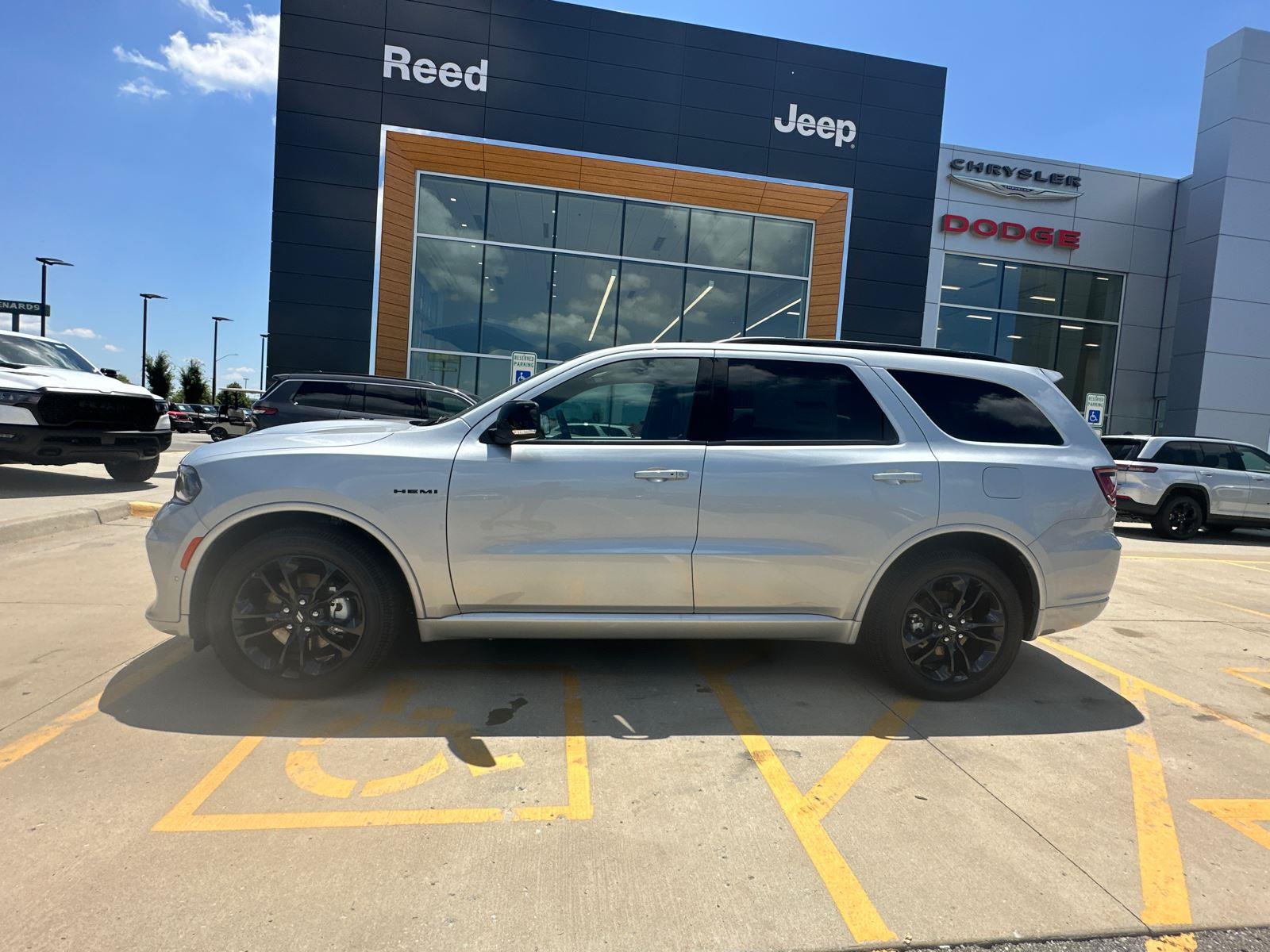 2025 Dodge Durango R/T Plus photo 3