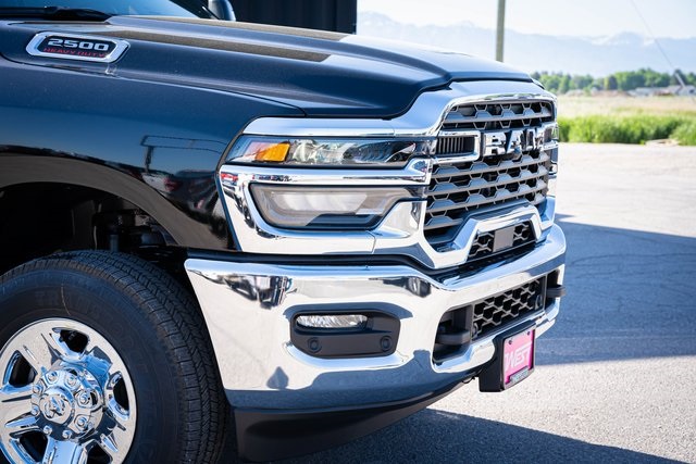 2025 Ram 2500 Tradesman photo 4