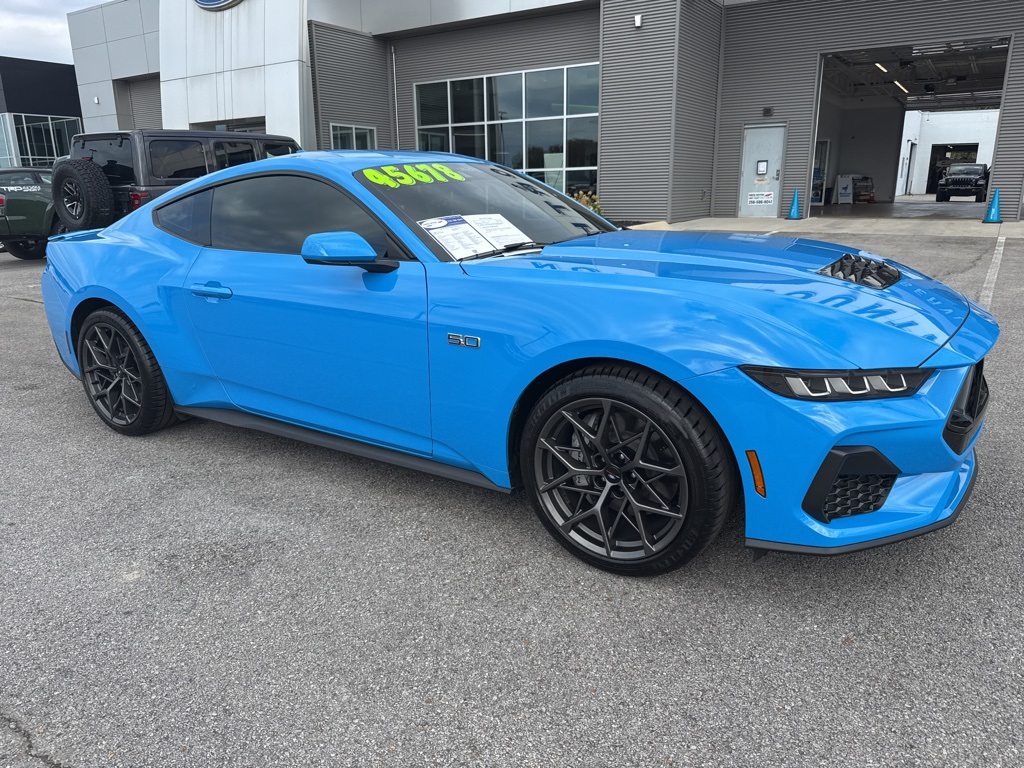 2025 Ford Mustang GT photo 2