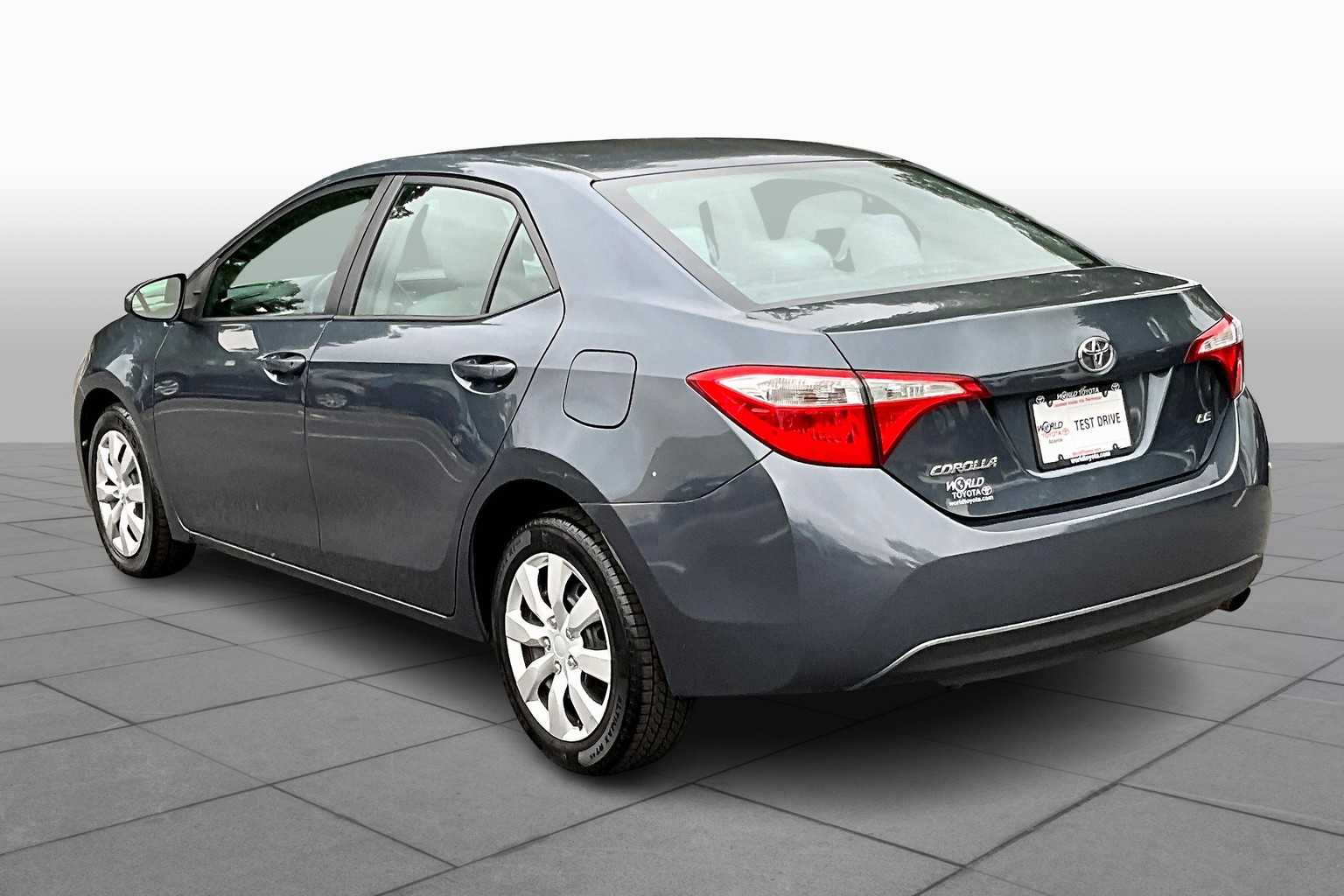 2016 Toyota Corolla LE photo 10