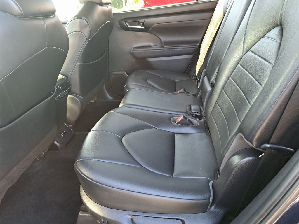 2020 Toyota Highlander XLE photo 24