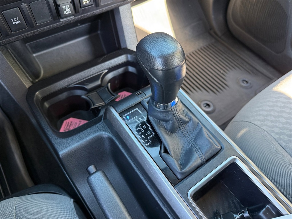 2023 Toyota Tacoma SR5 photo 22