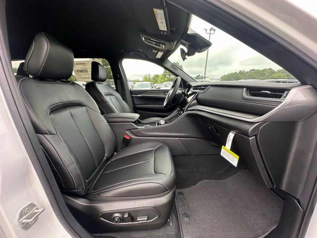 2025 Jeep Grand Cherokee Limited photo 27
