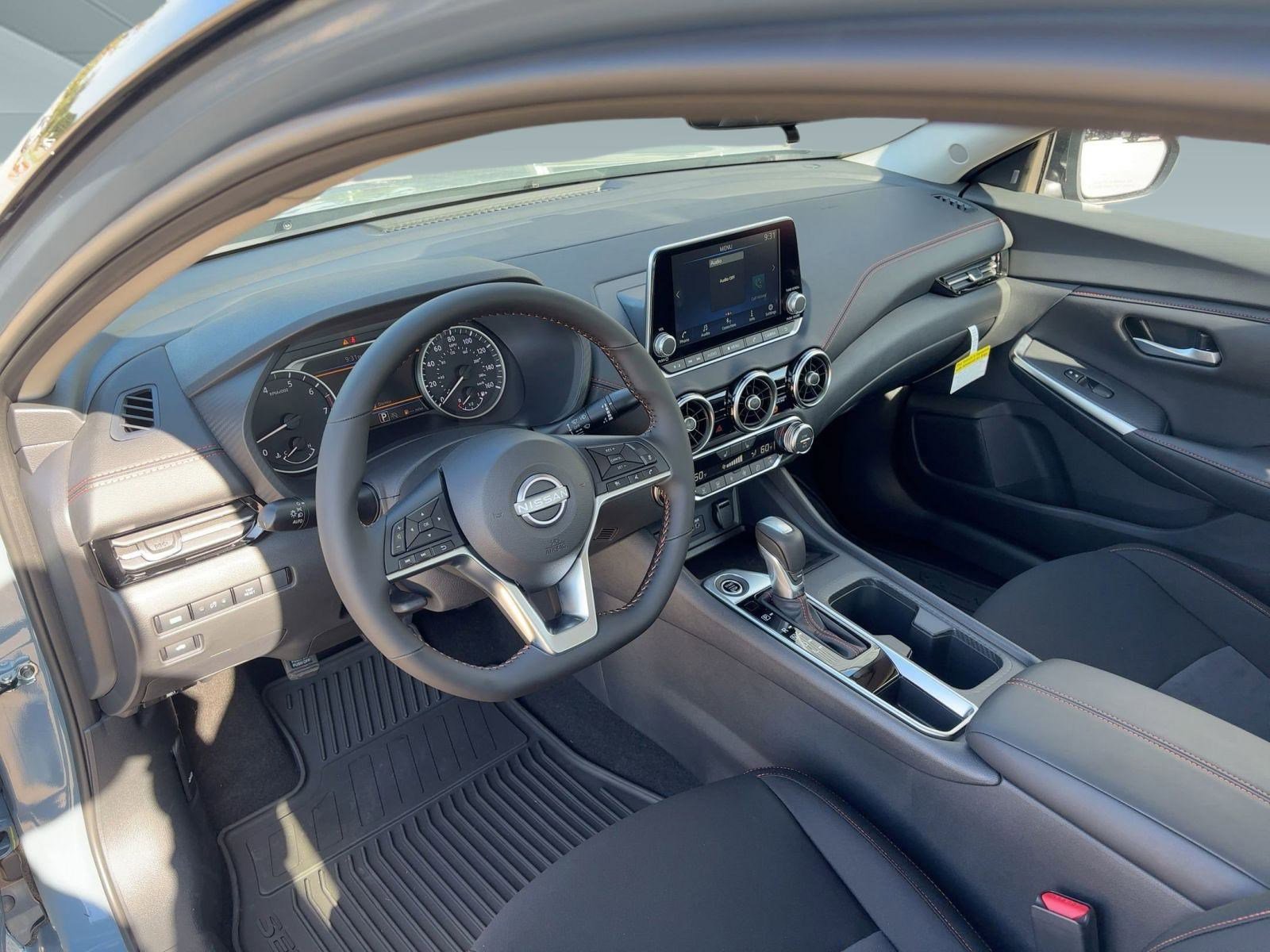 2025 Nissan Sentra SR photo 4