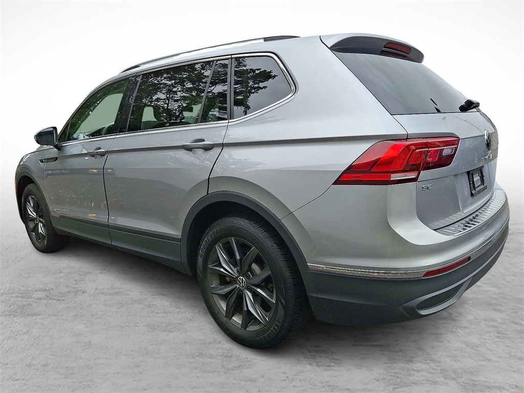 2023 Volkswagen Tiguan SE photo 2