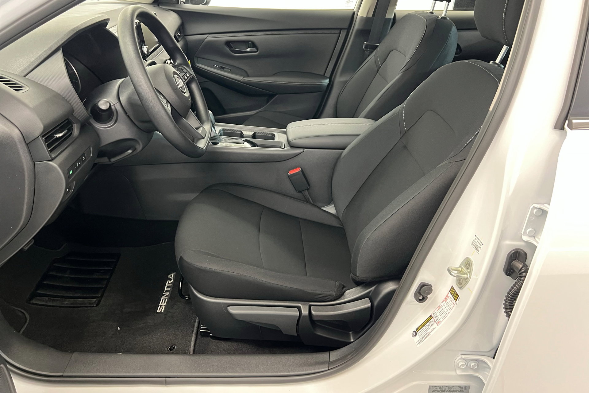 2025 Nissan Sentra S photo 16