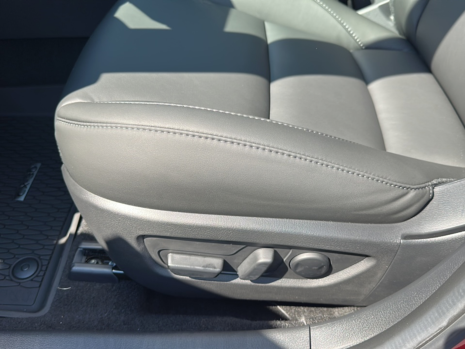 2025 Mazda CX-30 2.5 S Preferred photo 5