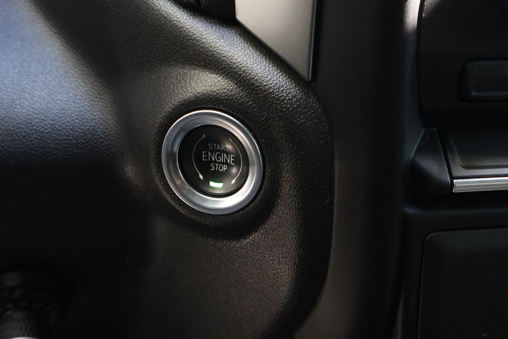2020 Chevrolet Silverado 1500 RST photo 18