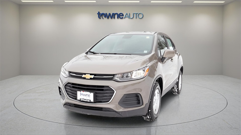 2020 Chevrolet Trax LS photo 2
