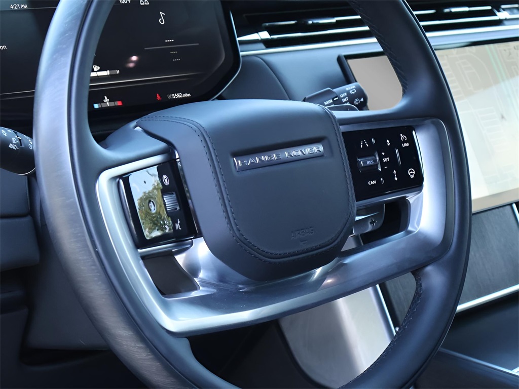 2025 Land Rover Range Rover SE photo 18