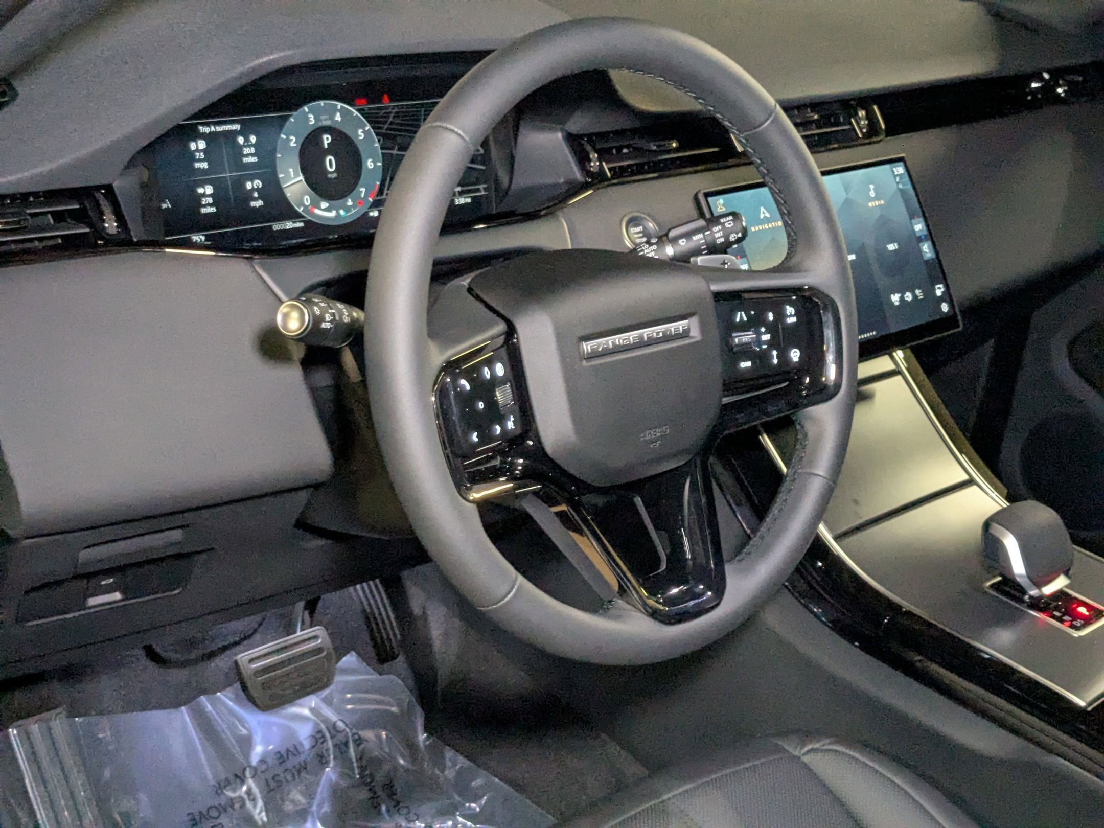 2026 Land Rover Range Rover Evoque S photo 3