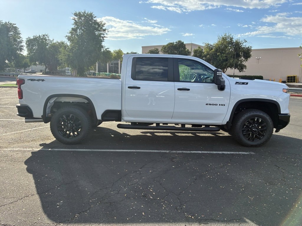 2026 Chevrolet Silverado 2500HD Custom photo 2