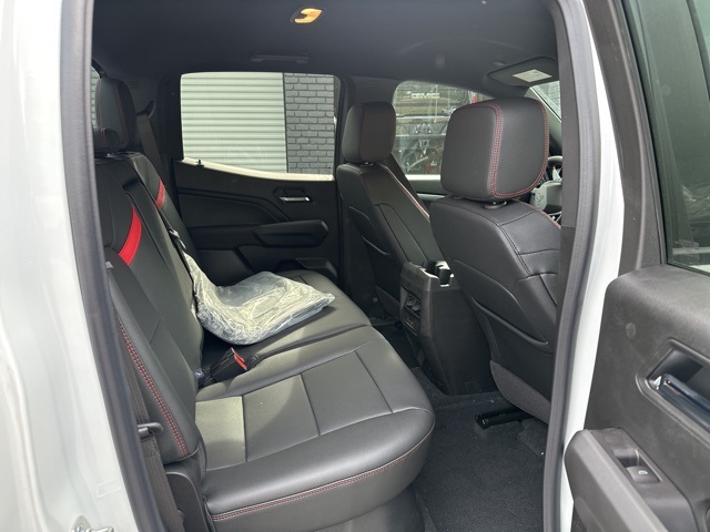 2025 Chevrolet Colorado Z71 photo 3