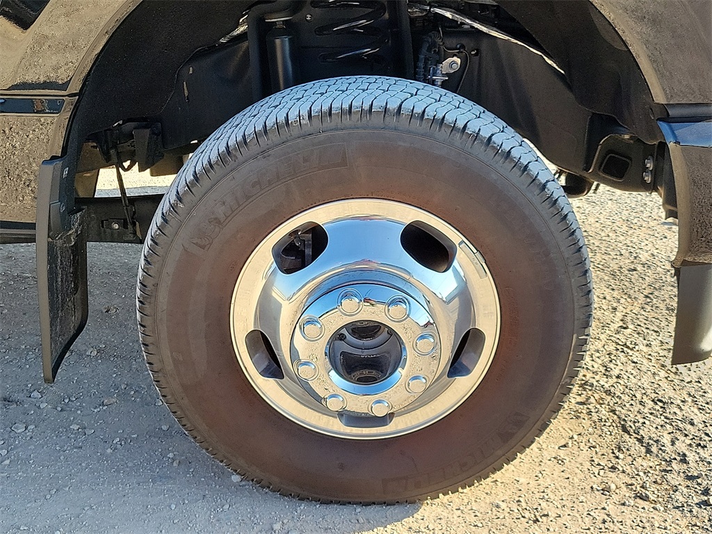2025 Ford F-350 photo 14