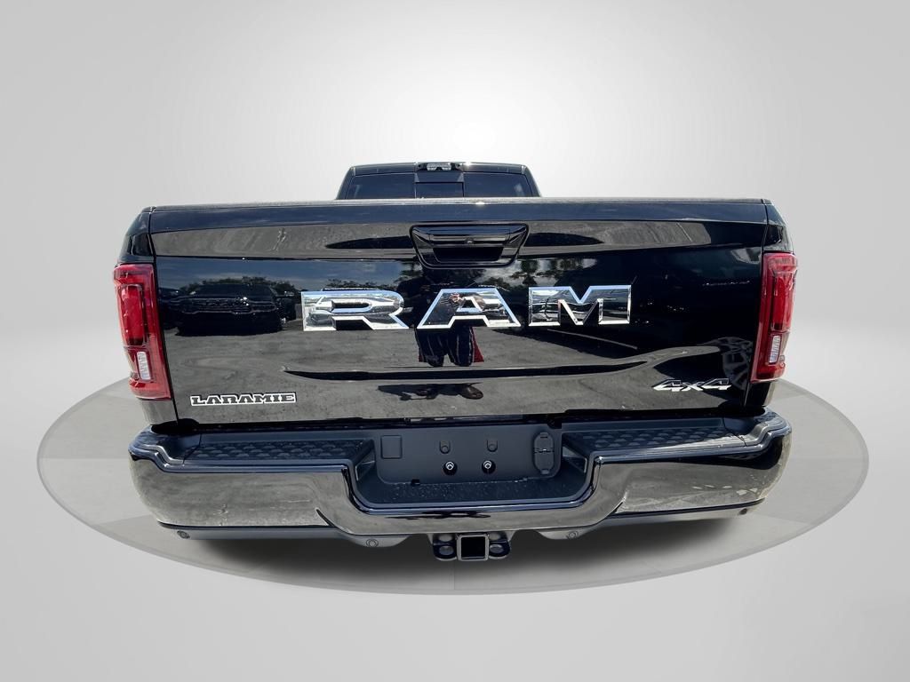 2025 Ram 3500 Laramie photo 4