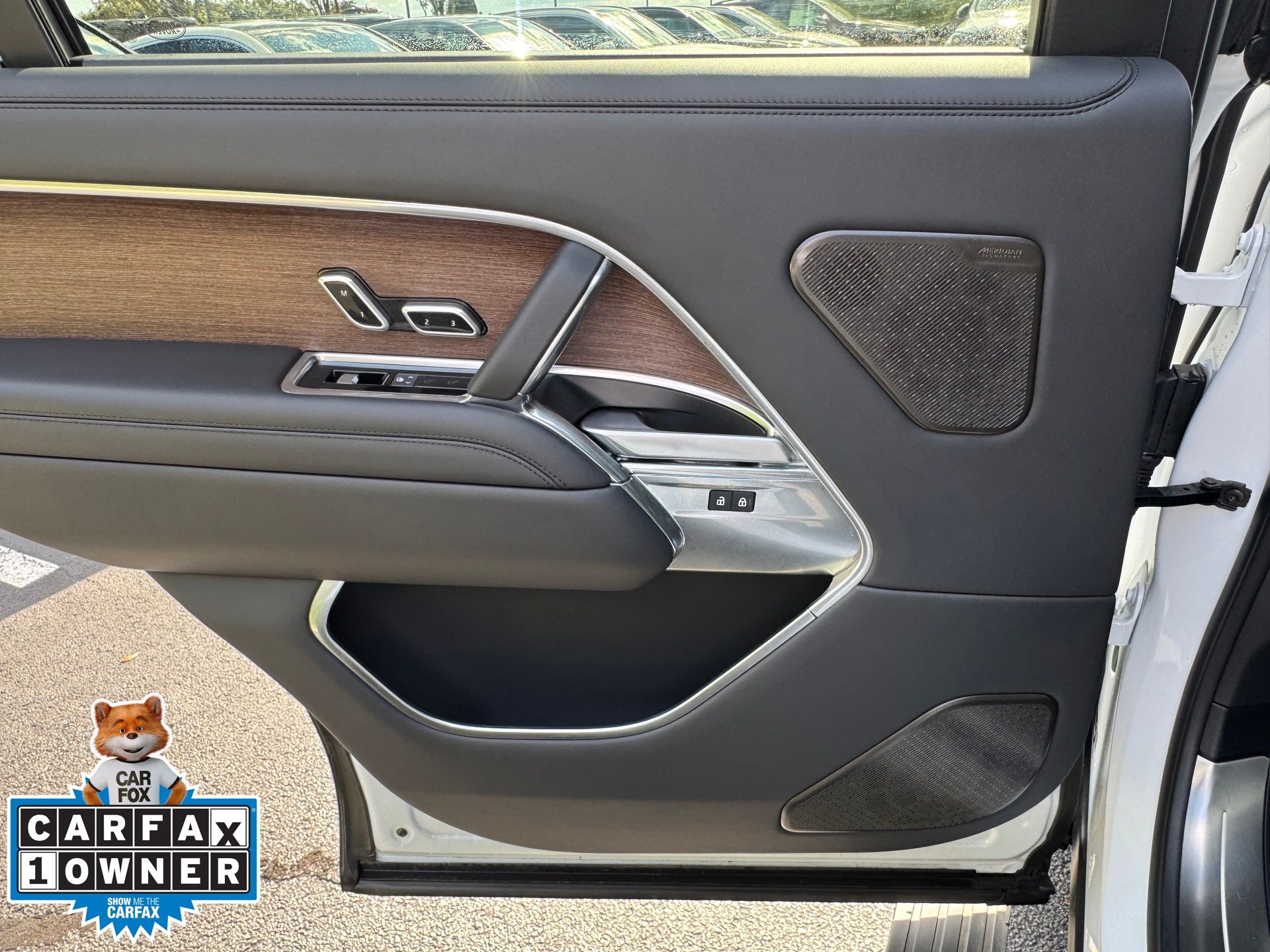 2025 Land Rover Range Rover Autobiography photo 15