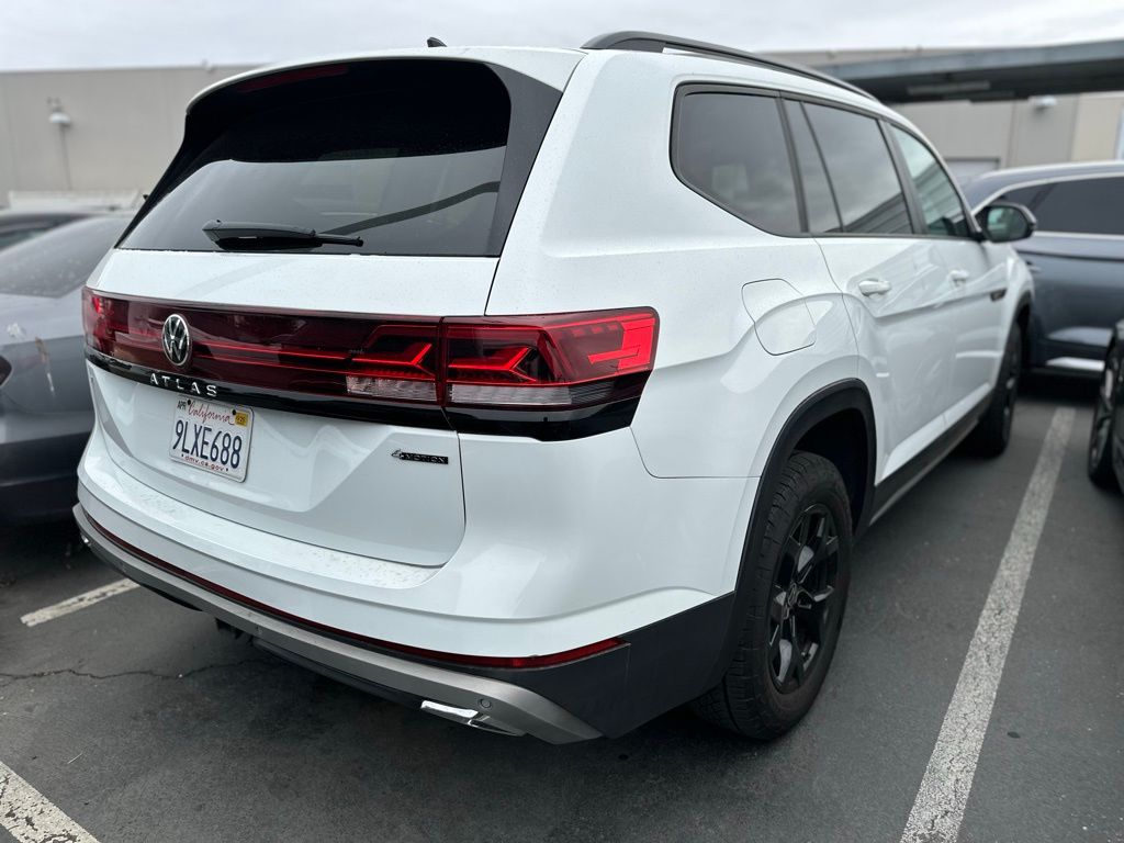 2024 Volkswagen Atlas Peak Edition SE Technology photo 6