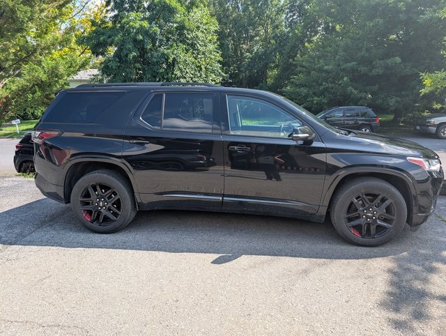 2018 Chevrolet Traverse Premier photo 2