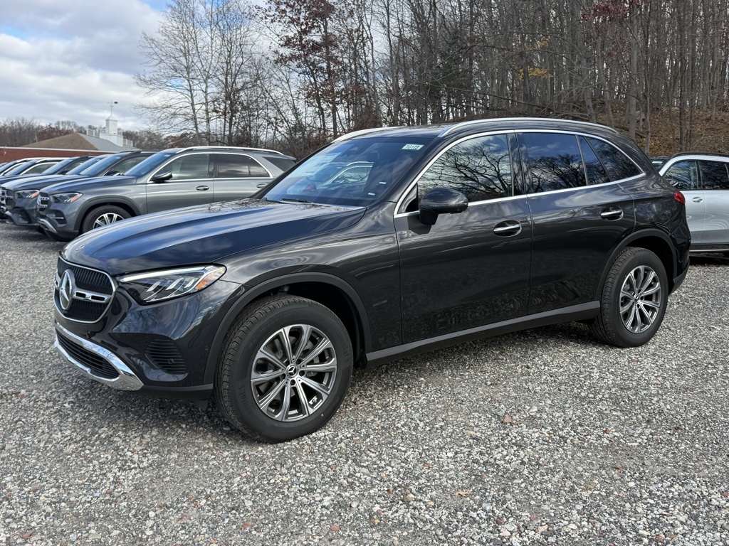 2026 Mercedes Benz GLC 300 4MATIC photo 3