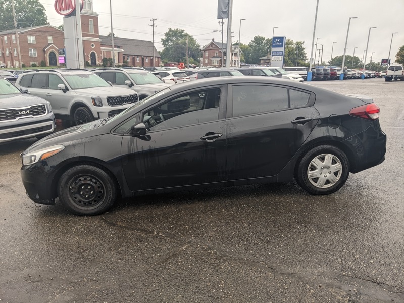 2017 Kia Forte LX Base photo 6