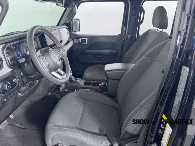 2024 Jeep Wrangler Sahara 4xe photo 18