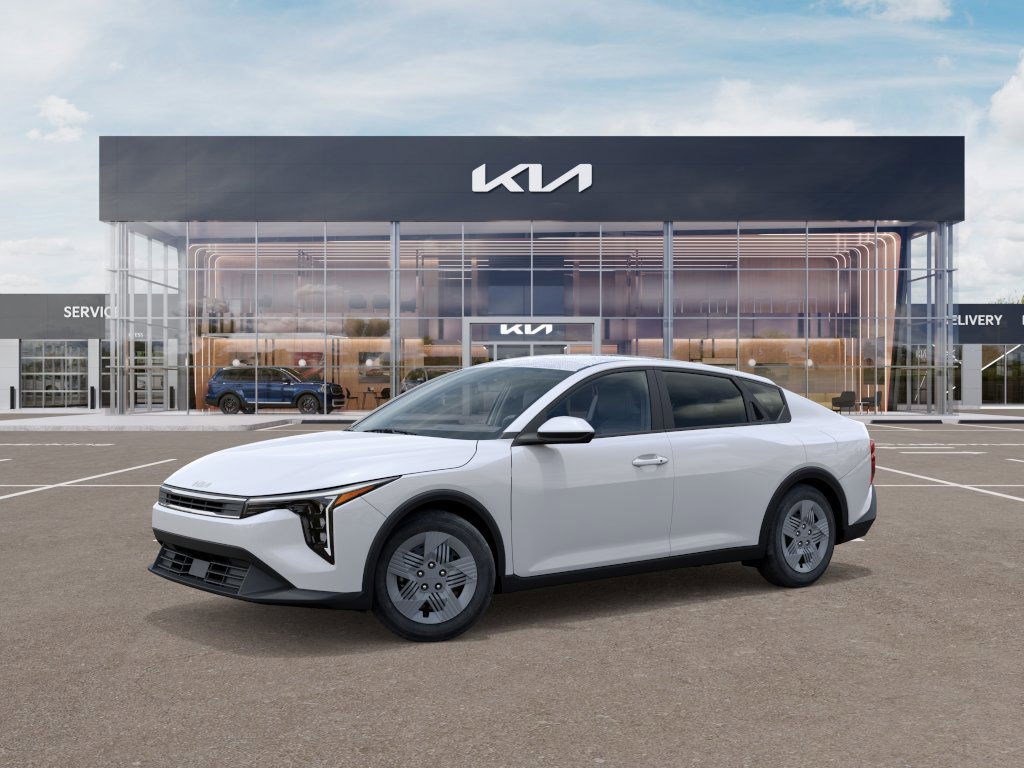 2025 Kia K4 LX photo 3