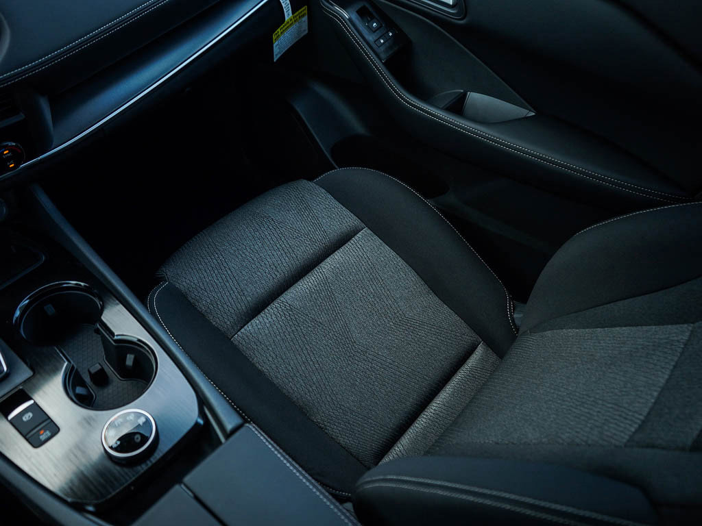 2026 Nissan Rogue SV photo 25