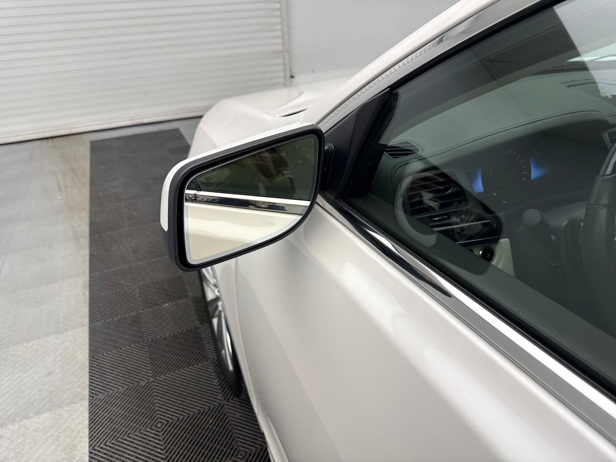 2014 Lincoln MKS EcoBoost photo 29