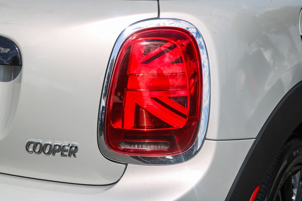 2021 Mini Cooper Signature Convertible photo 13