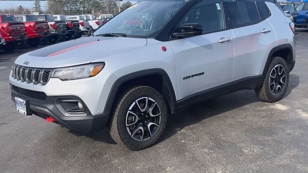 2024 Jeep Compass Trailhawk photo 7