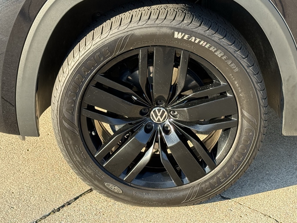 2021 Volkswagen Atlas Cross Sport V6 SE Technology R-Line photo 11