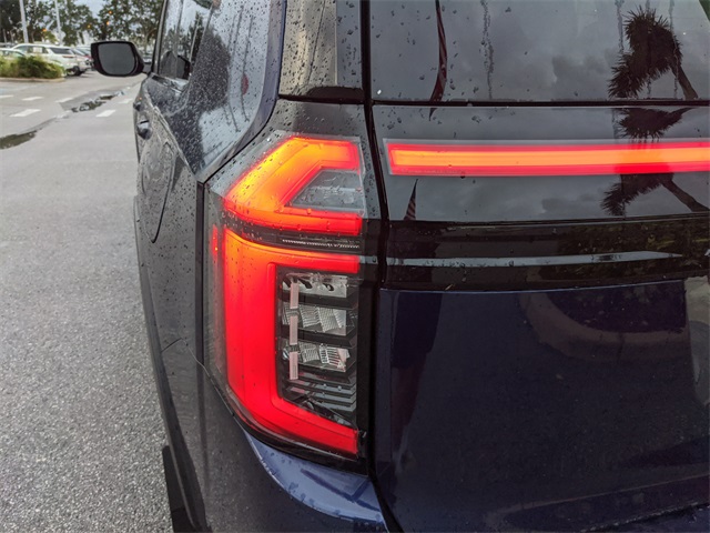 2025 Nissan Armada photo 3