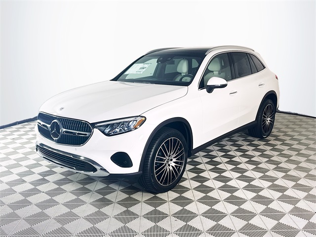 2026 Mercedes Benz GLC 300 photo 3