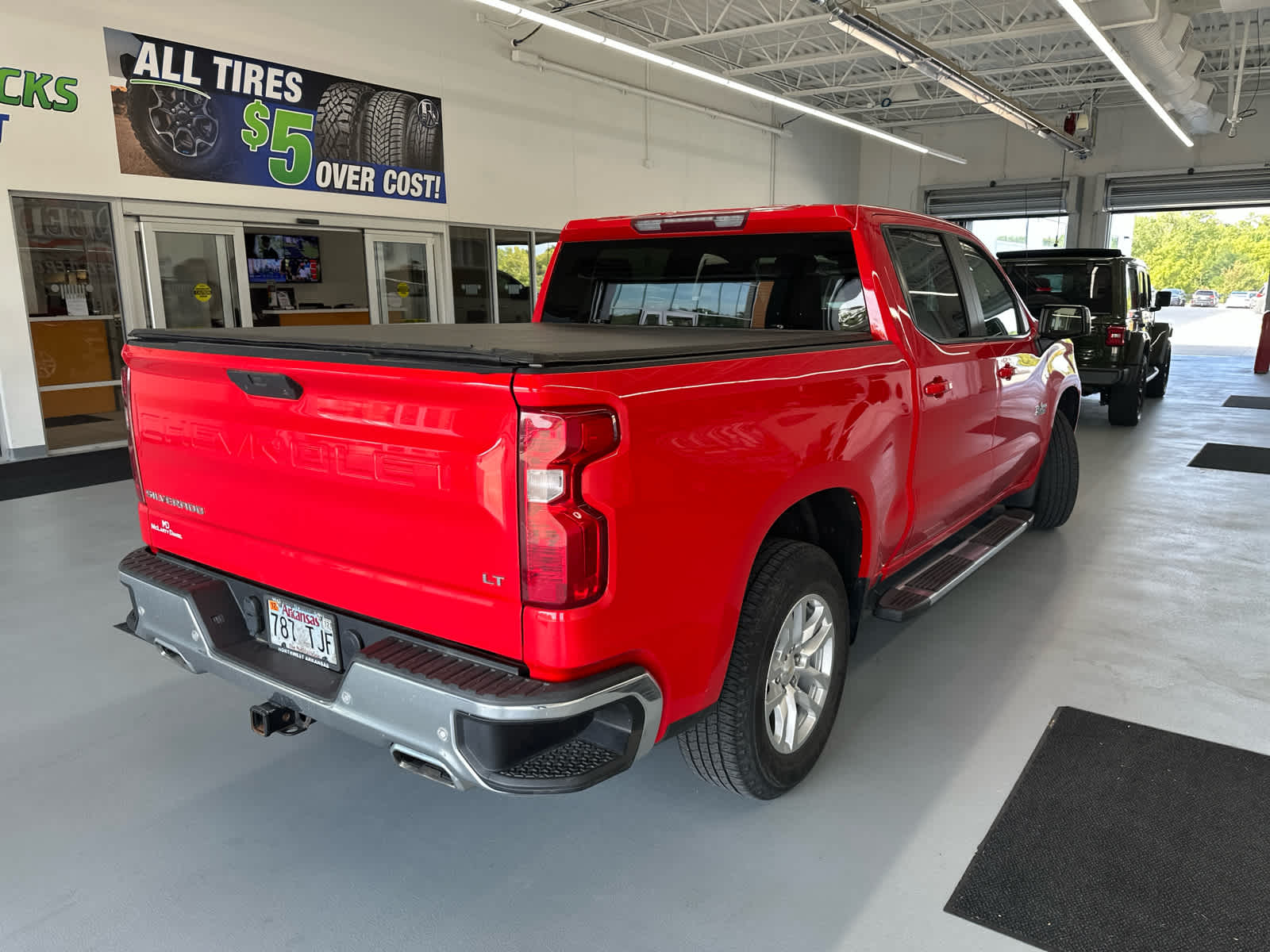 2020 Chevrolet Silverado LT photo 5