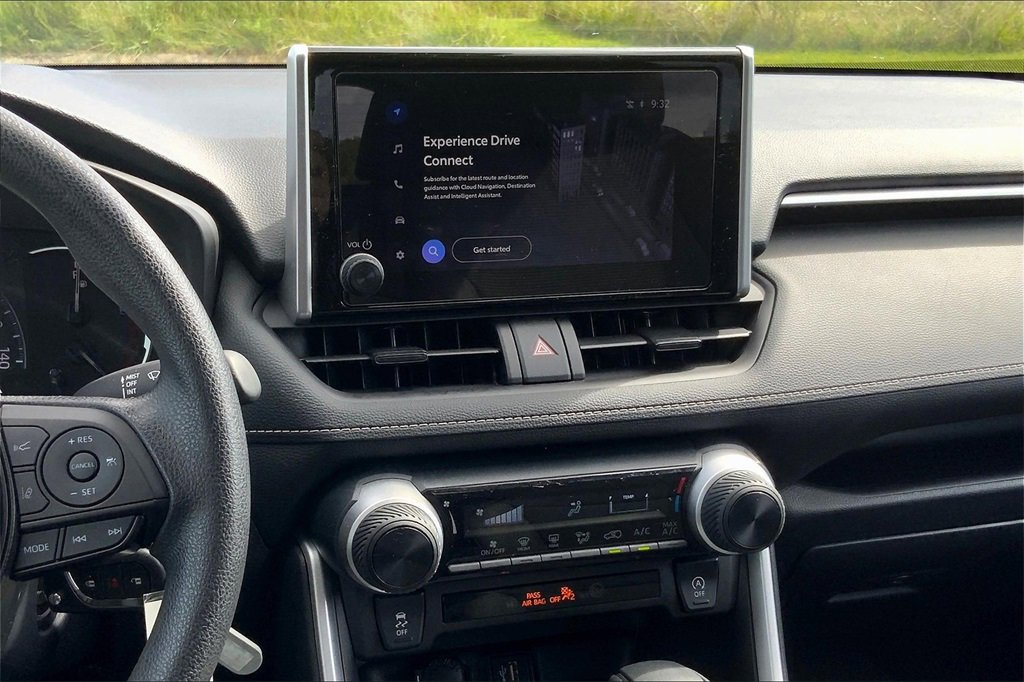 2025 Toyota RAV4 LE photo 5
