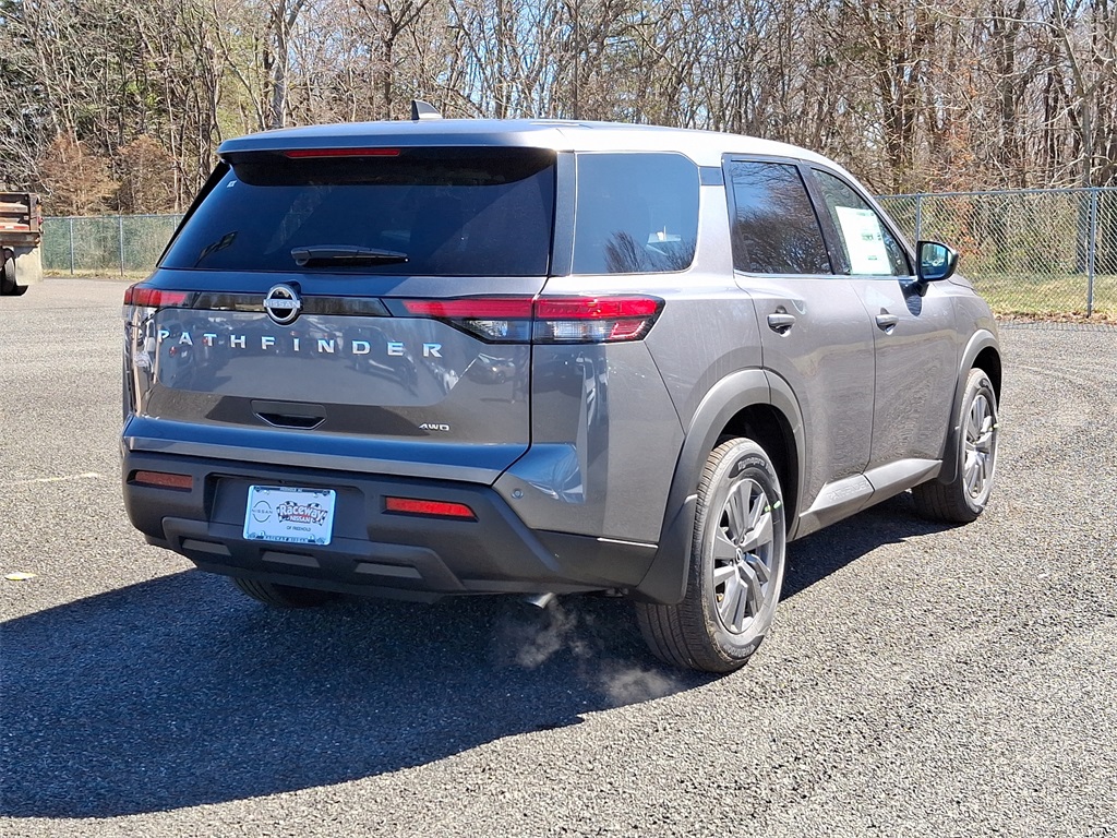 2025 Nissan Pathfinder S photo 4