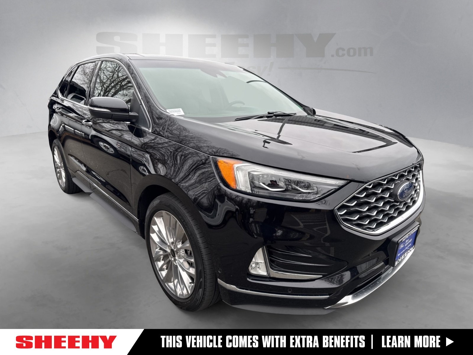 2020 Ford Edge Titanium's photo