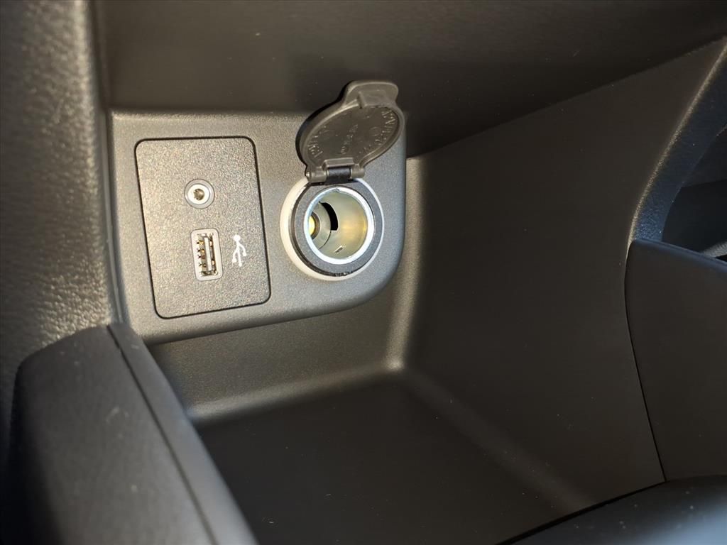 2025 Nissan Kicks Play S photo 17