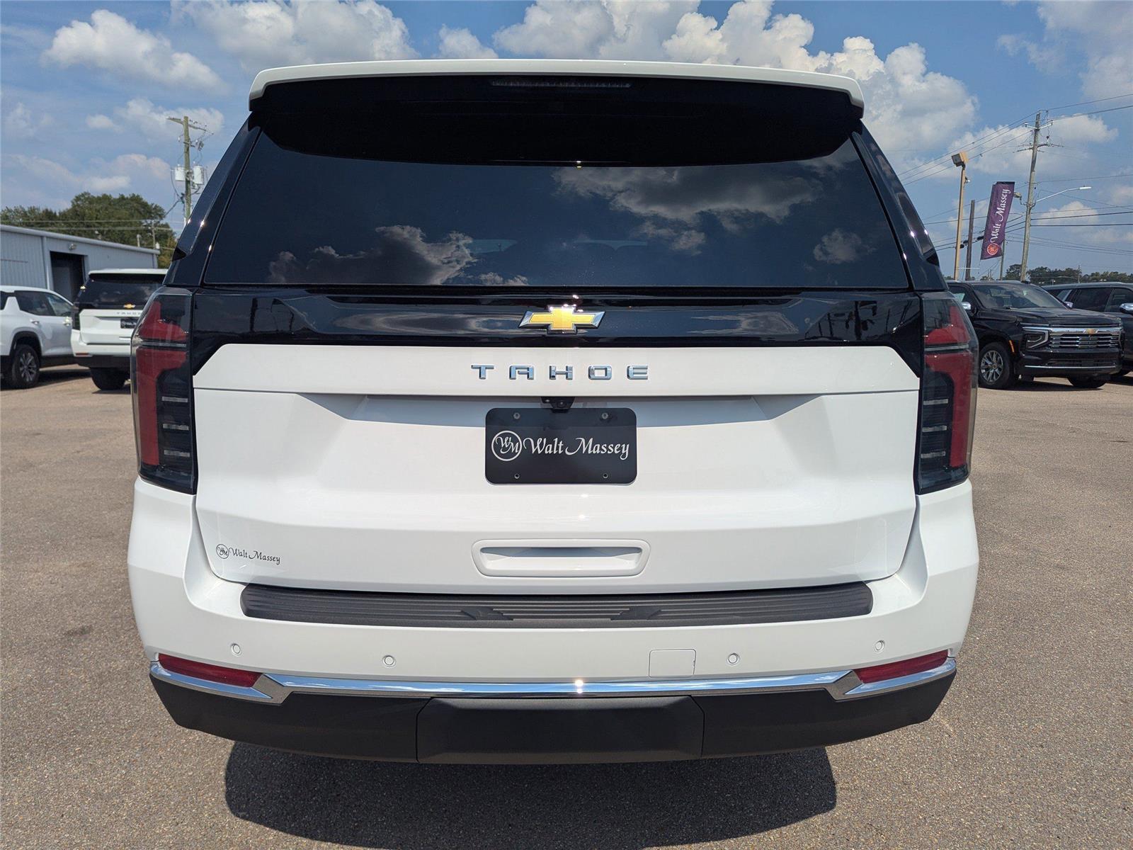 2025 Chevrolet Tahoe LS photo 4