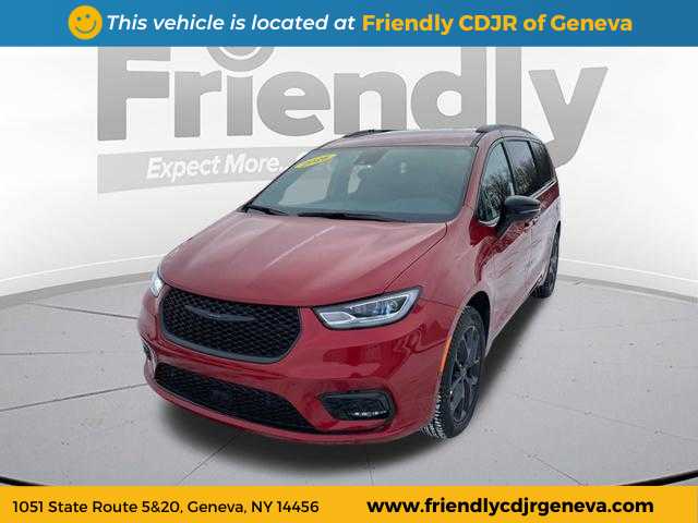 2026 Chrysler Pacifica Select's photo