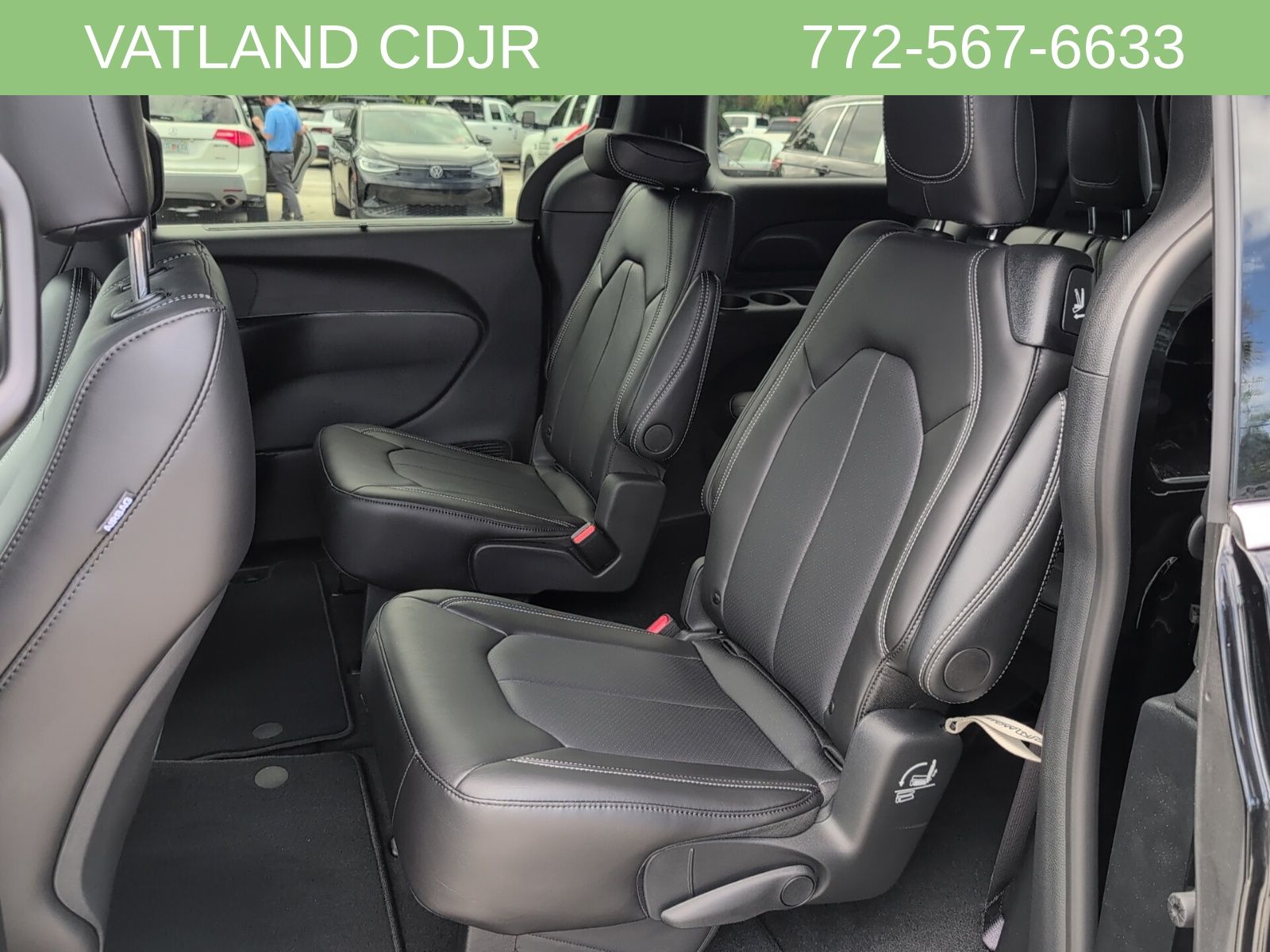 2026 Chrysler Pacifica photo 35