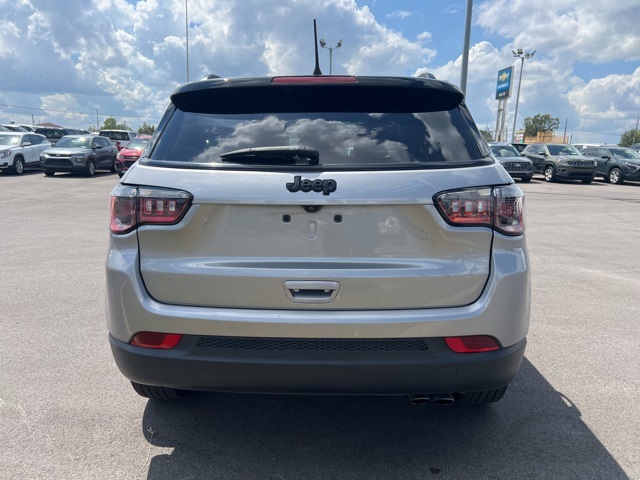 2022 Jeep Compass Altitude photo 2