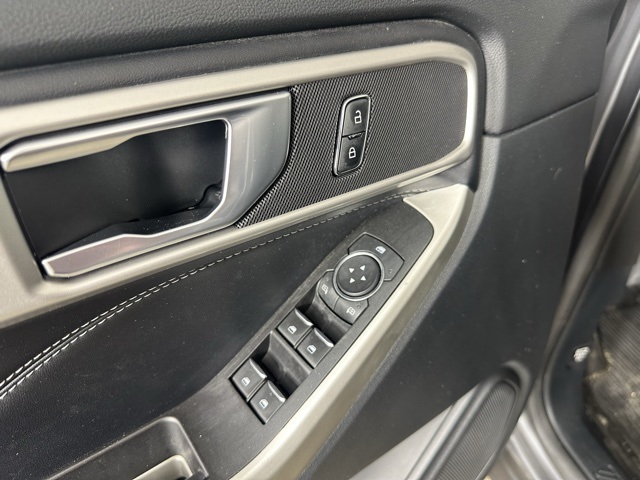 2021 Ford Explorer XLT photo 16