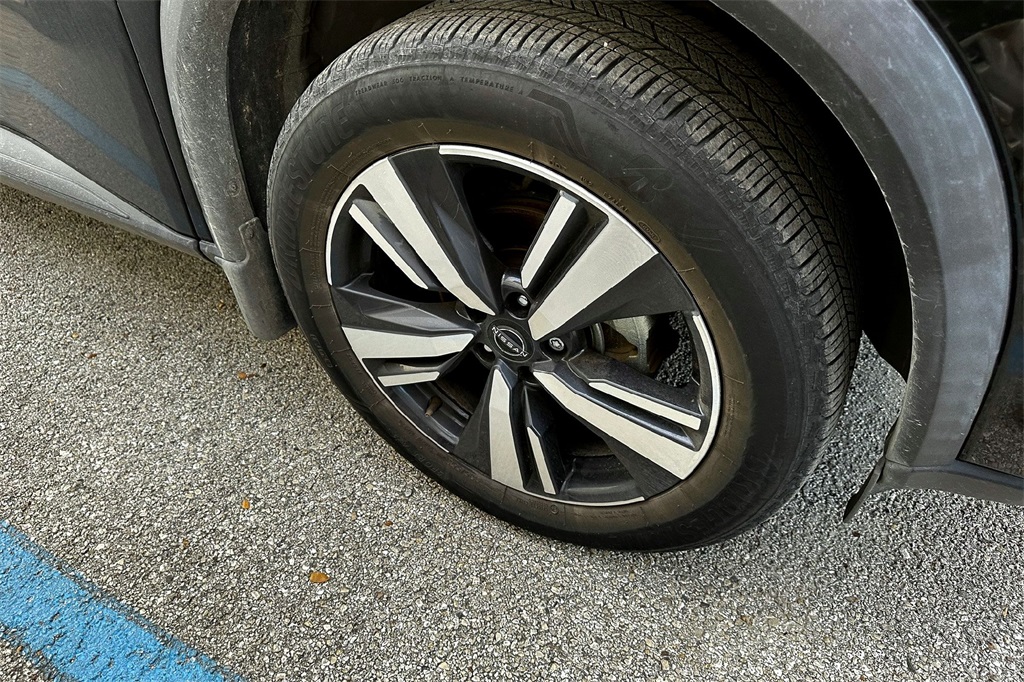 2024 Nissan Rogue SL photo 6