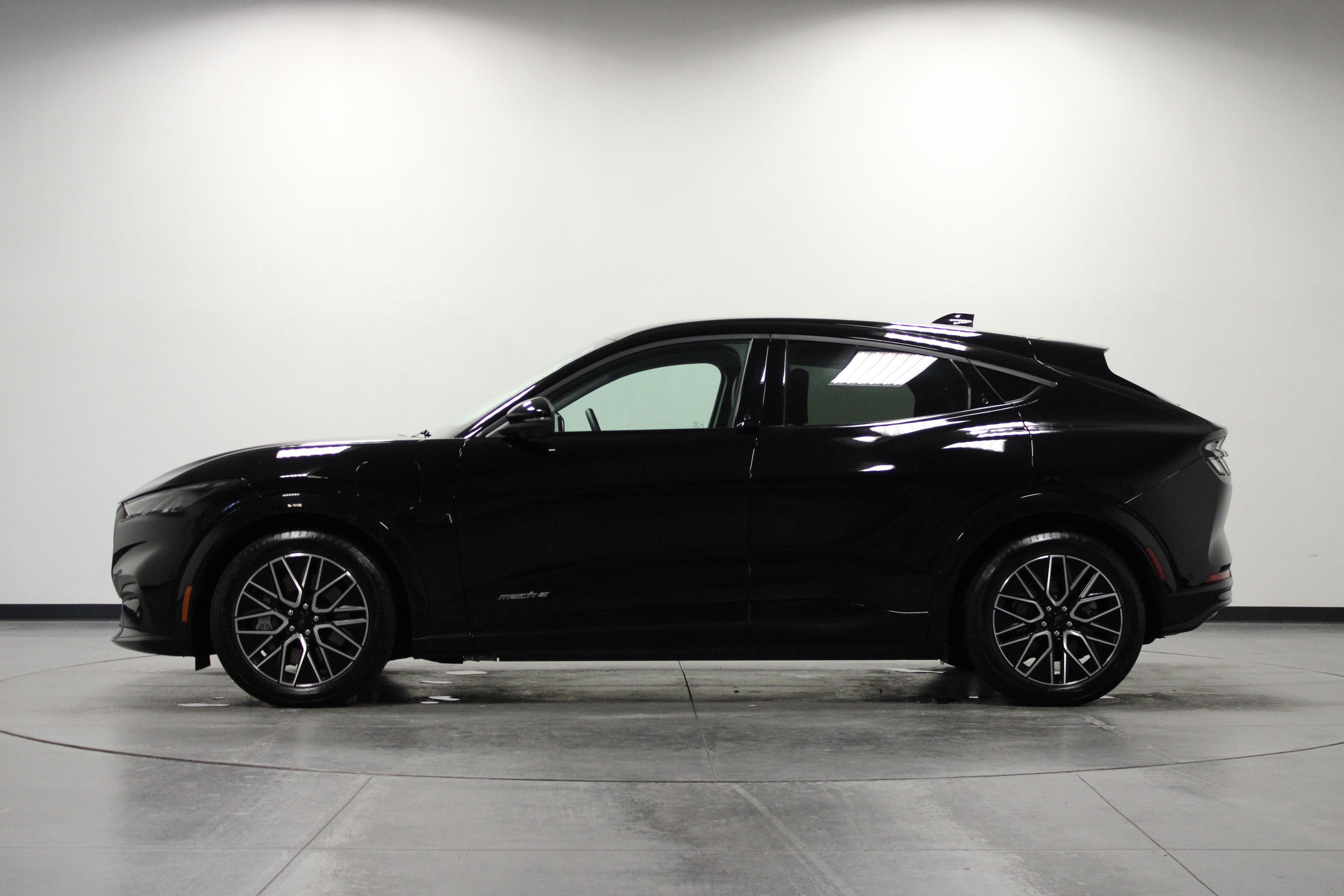 2024 Ford Mustang Mach-E Premium photo 6